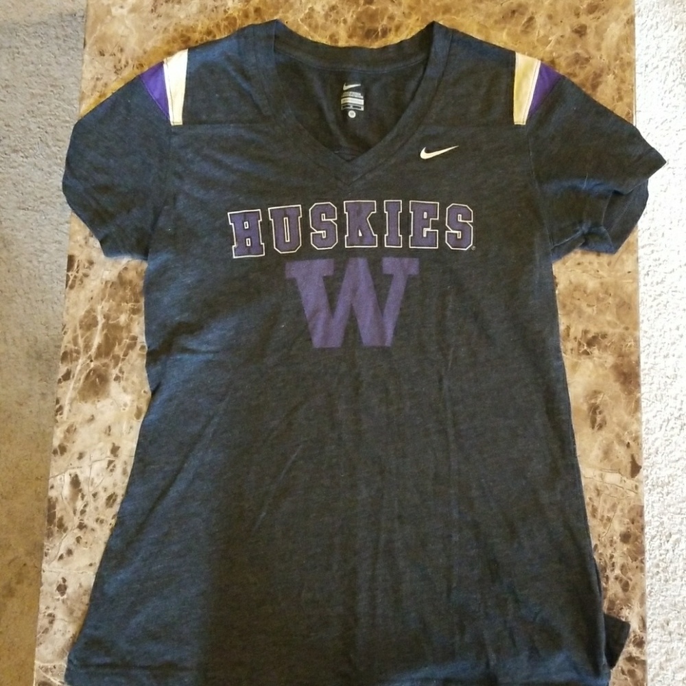 Washington Huskies Nike shirt
